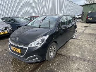 Unfallwagen Peugeot 208 1.2 PURETECH LION 2016/11