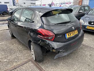 Peugeot 208 1.2 PURETECH LION picture 2