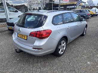 Vaurioauto  passenger cars Opel Astra SPORTS TOURER 1.4 Cosmo 2012/1