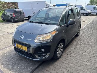 skadebil auto Citroën C3 picasso 1.4 VTI AURA 2010/5