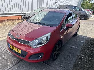 uszkodzony samochody osobowe Kia Rio 1.2 CVVT SUPER PACK 2013/10