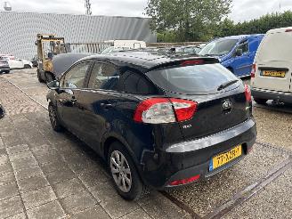 Voiture accidenté Kia Rio 1.2 CVVT COMFORT PACK 2012/9