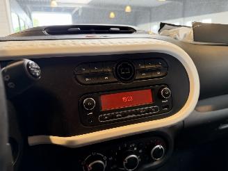 Renault Twingo 1.0 SCe Collection picture 22