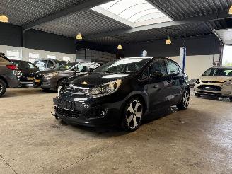 skadebil auto Kia Rio 1.4 CVVT ExecutiveLine 2014/5