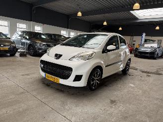  Peugeot 107 1.0-12V Millesim 200 2011/3