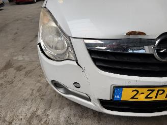 Opel Agila 1.0 Berlin picture 9