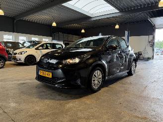 krockskadad bil auto Toyota Yaris 1.5 Hybrid Active NAP! 2023/9