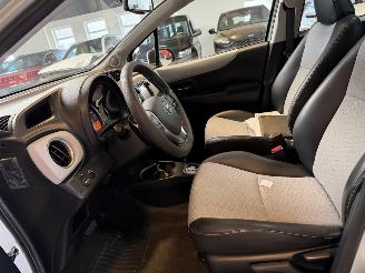 Toyota Yaris 1.3 VVT-i Executive picture 19