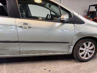 Toyota Yaris 1.3 VVT-i Executive picture 12