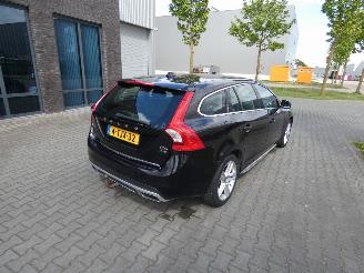 Volvo V-60 PLUG IN HYBRID 2.4 D6 AWD Pl.i Sum. picture 3