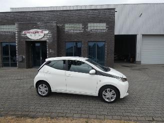 Voiture accidenté Toyota Aygo 1.0 VVT-i x-pure 2015/11