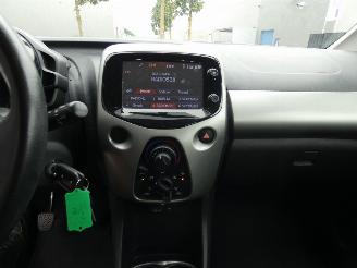 Toyota Aygo 1.0 VVT-i x-pure picture 17