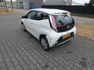 Toyota Aygo 1.0 VVT-i x-pure picture 6