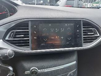 Peugeot 308 Gerserveerd 308 SW  Combi 5-drs 1.2 12V e-THP PureTech 110 picture 10