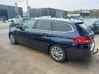Peugeot 308 Gerserveerd 308 SW  Combi 5-drs 1.2 12V e-THP PureTech 110 picture 4
