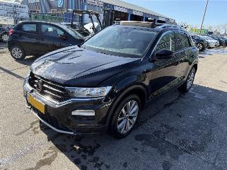 krockskadad bil auto Volkswagen T-Roc 1.0 TSI 85KW Pano Clima Navi Camera Led Sport 2019/3