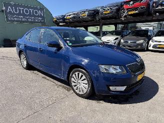 Voiture accidenté Skoda Octavia 1.4 TSI 103KW Airco Sedan Greentech Ambition NAP 2014/3