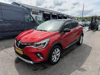 Unfallwagen Renault Captur 1.6 Autom. E-Tech Plug-in Hybrid Intens Clima Navi NAP 2022/12