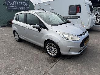 Damaged car Ford B-Max 1.0 Ecoboost 74KW Titanium Clima Led NAP 2013/5