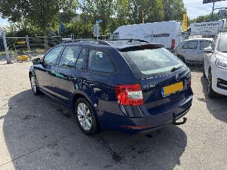 damaged passenger cars Skoda Octavia 1.6 TDI 85KW DSG Clima Navi Camera Greentech Ambition Business NAP 2018/1