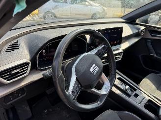 Seat Leon 2.0 TDI FR 110KW Autom. Pano Clima Navi Sportstourer Launch Edition picture 9