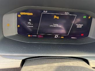 Seat Leon 2.0 TDI FR 110KW Autom. Pano Clima Navi Sportstourer Launch Edition picture 14