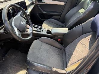 Seat Leon 2.0 TDI FR 110KW Autom. Pano Clima Navi Sportstourer Launch Edition picture 7