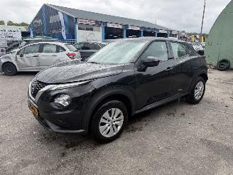 Damaged car Nissan Juke 1.0 DIG-T 84KW Clima Led Visia NAP 2021/11