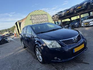 Damaged car Toyota Avensis 2.0 VVTi 112KW Business Clima Navi Camera Business NAP 2011/1