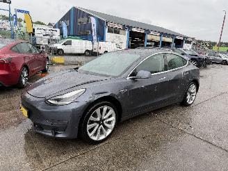 Schadeauto Tesla Model 3 75 kWh Long Range AWD 258KW Pano Clima Navi NAP 2020/9