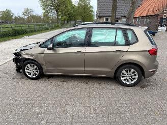 Vaurioauto  passenger cars Volkswagen Golf Sportsvan 1.2 automaat 2014/11