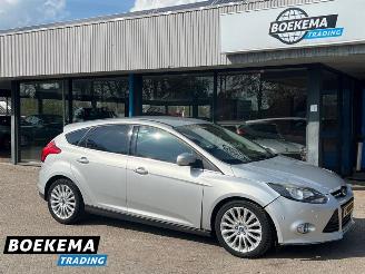 Schadeauto Ford Focus 1.0 TItanium Ed. Plus Navigatie Cruise PDC 2014/6