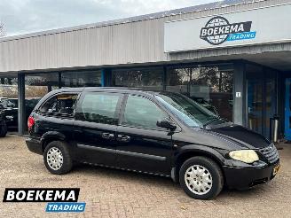 krockskadad bil auto Chrysler Grand-voyager 2.4i SE Luxe 6-Pers Aut Climate Cruise Trekh. 2005/2