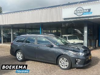 Schadeauto Kia Ceed 1.0 T-GDi Led Navi Climate Camera Cruise PDC 2019/11