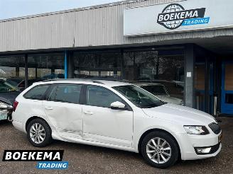 skadebil auto Skoda Octavia Combi 1.0 TSI Business Navi Cruise Climate Trekh. 2016/10