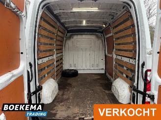 Renault Master T35 2.3 DCI L2H3 3-Pers Navigatie Cruise Airco PDC Trekhaak picture 9