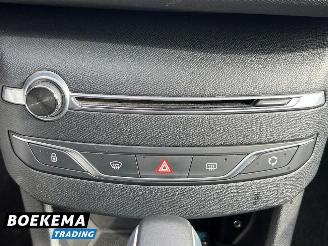 Peugeot 308 SW 1.2 PureTech Style Automaat Navigatie PDC Cruise Trekhaak picture 27