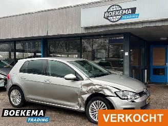 skadebil auto Volkswagen Golf 1.2 TSI Trend Edition AppleCar Climate Stoelverw. Cruise 2014/12