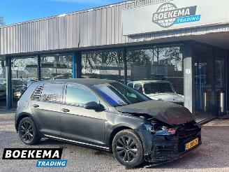 skadebil auto Volkswagen Golf 1.0 TSI R-Line DSG Navigatie Climate Cruise 2018/3