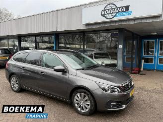 Unfallwagen Peugeot 308 SW 1.2 PureTech Premium Panorama Automaat Navigatie Trekhaak PDC 2018/9