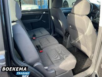 Volkswagen Touran 1.4 TSI 140PK Business Navigatie Cruise Climate picture 13