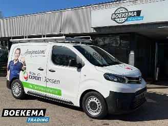 krockskadad bil bedrijf Toyota Proace 1.6 D-4D Cool Comfort Airco Imperial Trekhaak Schuifdeur Cruise 2016/12