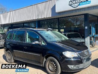 krockskadad bil auto Volkswagen Touran 2.0 TDI 170PK Highline Stoelverw. Cruise Climate 2008/5
