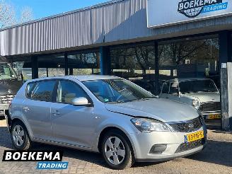 Avarii autoturisme Kia Cee d cee'd 1.4 CVVT X-tra Airco 5-Deurs 2011/6