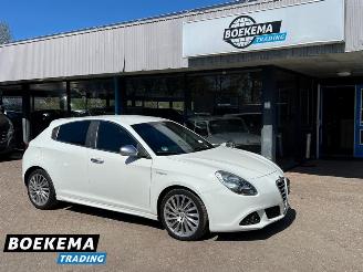 krockskadad bil auto Alfa Romeo Giulietta 1.4 T Distinctive Automaat Memory Stoelverw BOSE 2012/1