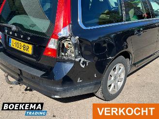 Volvo V-70 2.5T Kinetic 230PK Automaat Leer Navigatie Cruise picture 6