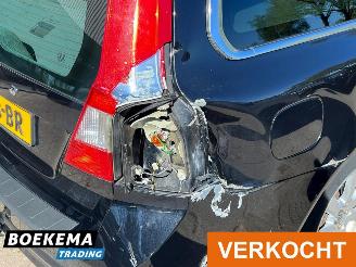 Volvo V-70 2.5T Kinetic 230PK Automaat Leer Navigatie Cruise picture 10