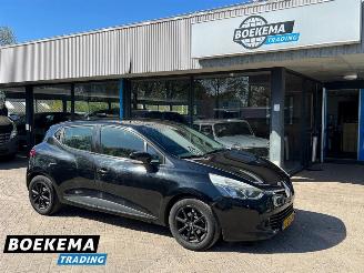 skadebil auto Renault Clio 0.9 TCe Expression Navigatie Airco 2015/3