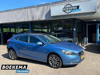 Unfallwagen Volvo V-40 2.0 D4 Summum Business Glazen Dak Navigatie Cruise 2014/7