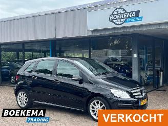 skadebil auto Mercedes B-klasse 160 Business Class Stoelverwarming Navi Trekhaak 2010/10